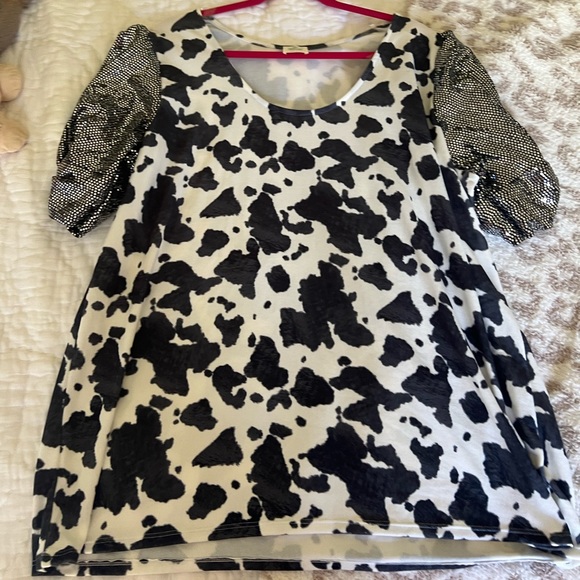 Brand New - Never Worn - Animal Cow Print Nashville Top - Wendy Drew Boutique - Picture 4 of 4